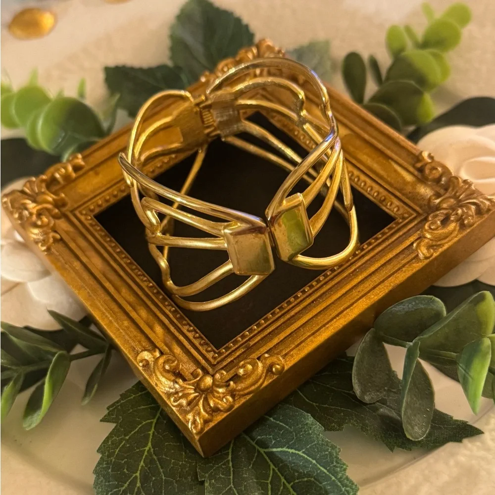 Vintage Modern Gold Tone Cuff Bracelet - Picture 5 of 16